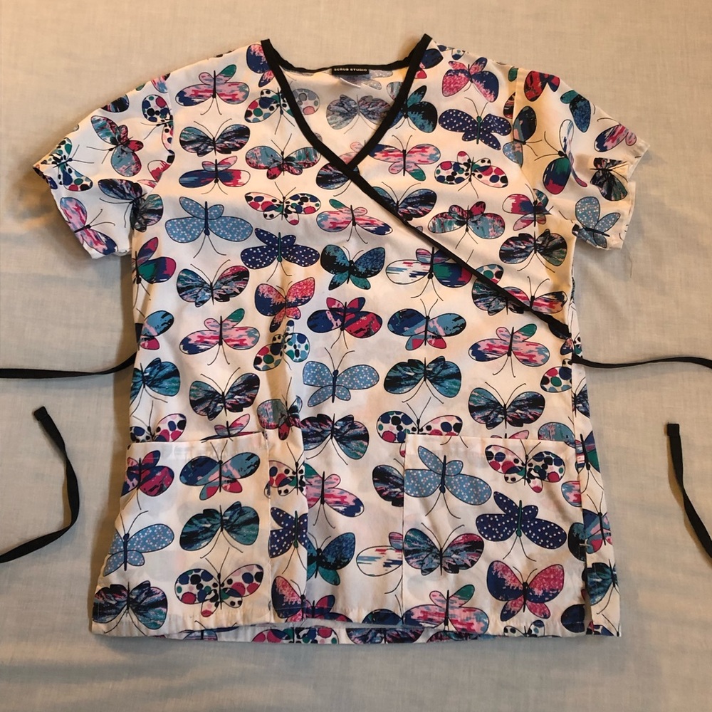 Scrub top